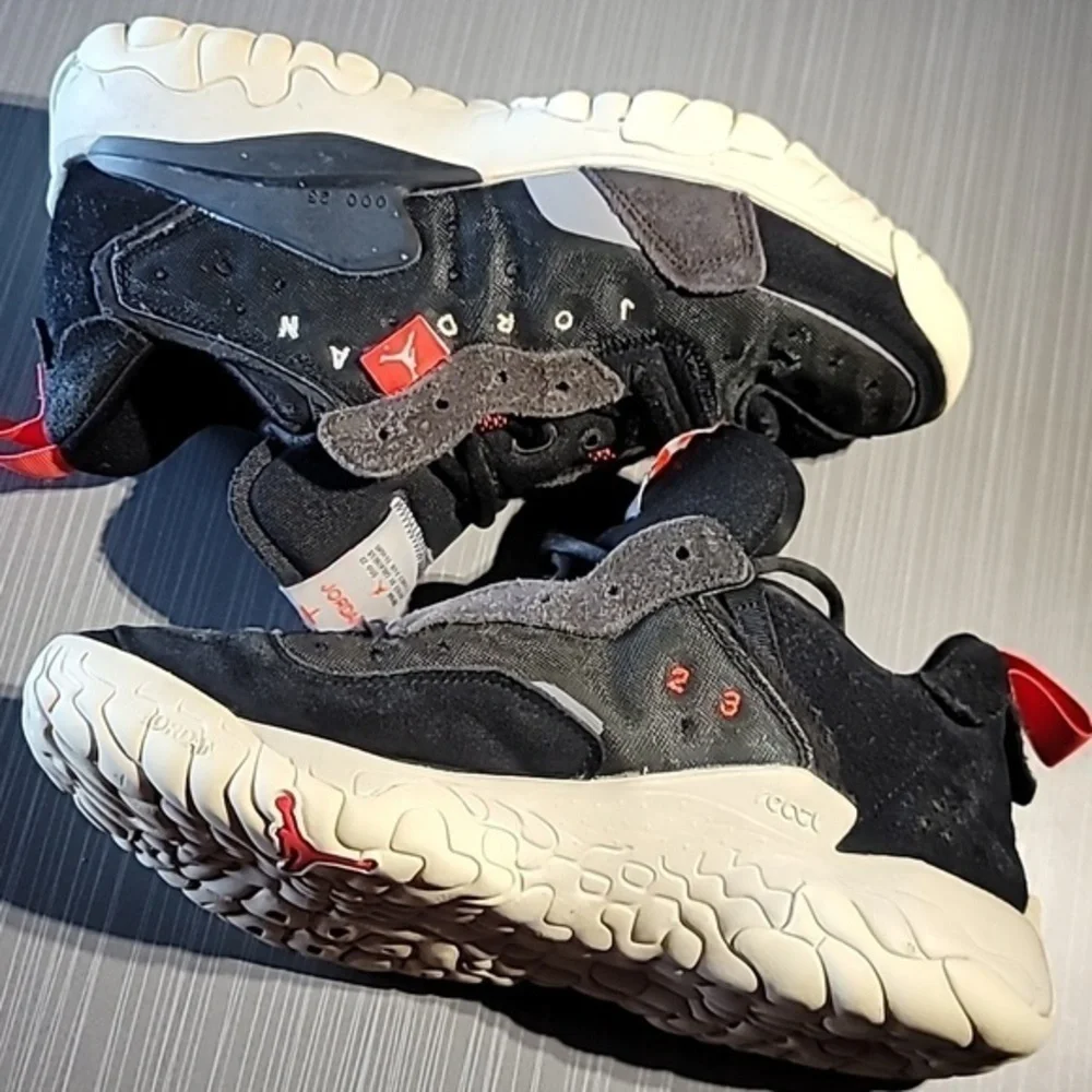 Air Jordan Delta 2‎ Black/Infrared 2021 Sneakers Men's 8.5 (Women's 10.5)